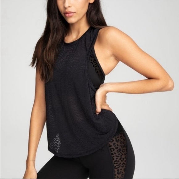 Good American Tops - NEW 𝅺Good American Racerback Tank Top Womens Activewear Animal Print Shirt Sz S